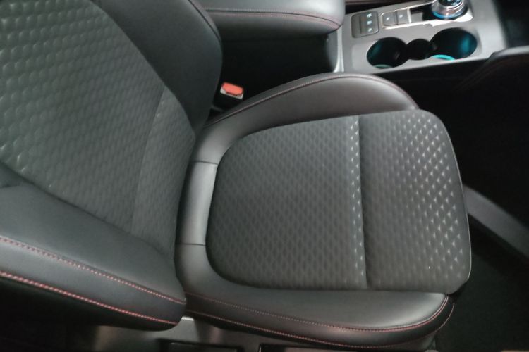 福特 福克斯 2020款 两厢 EcoBoost 180 自动ST Line局部细节41