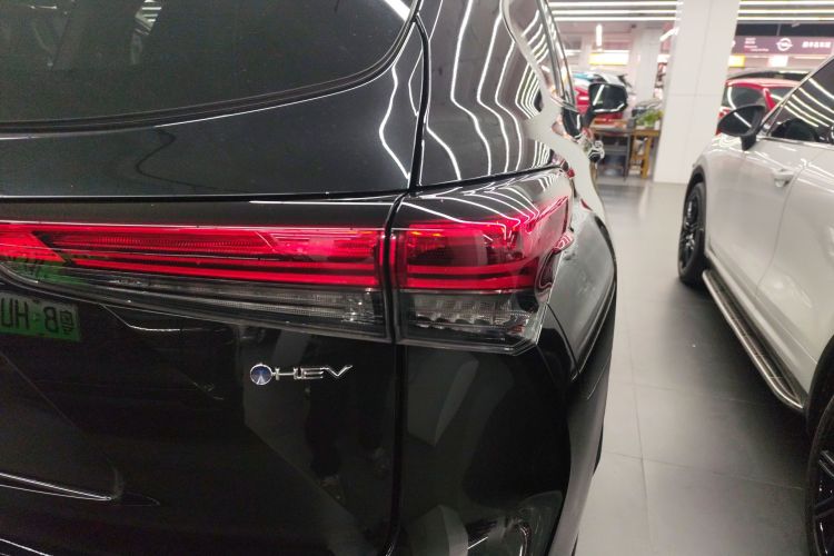 丰田 汉兰达 2026款 2.5L智能电混双擎两驱精英版 7座车身外观9