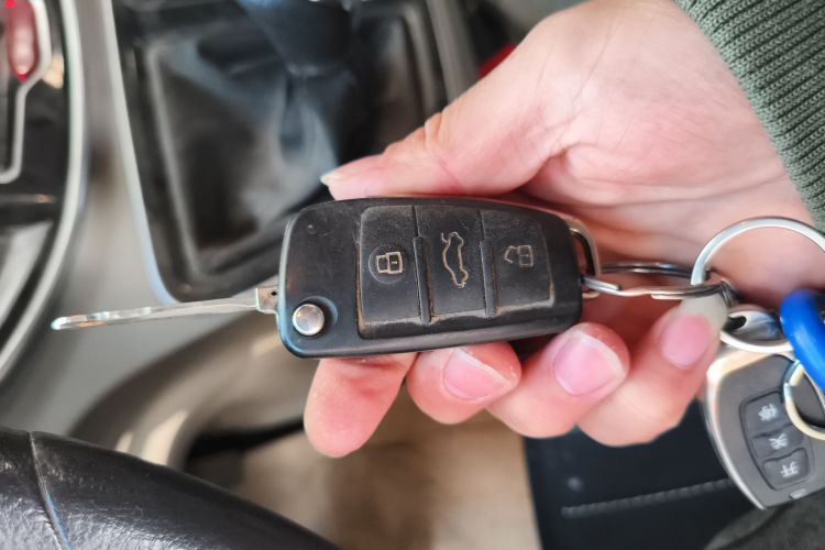 江淮瑞风 瑞风M4 2016款 2.0L 手动豪华型中控内饰11