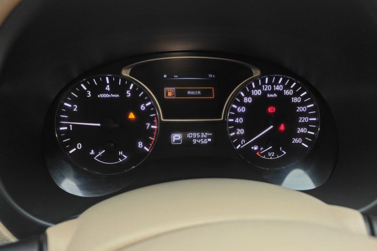 日产 天籁 2013款 2.0L XL舒适版中控内饰14