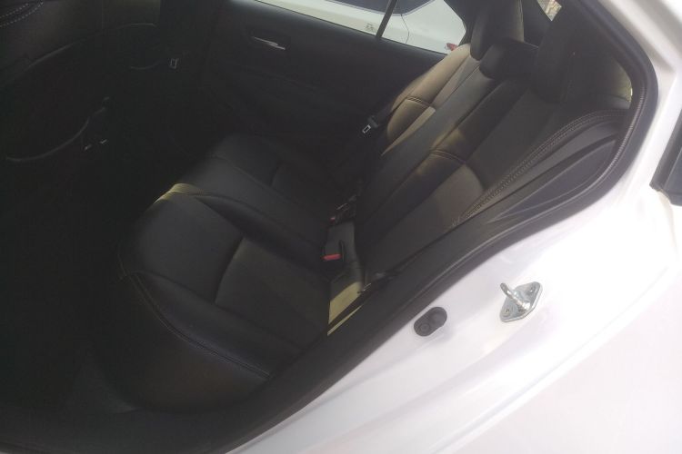 丰田 雷凌 2022款 185T CVT豪华版中控内饰21