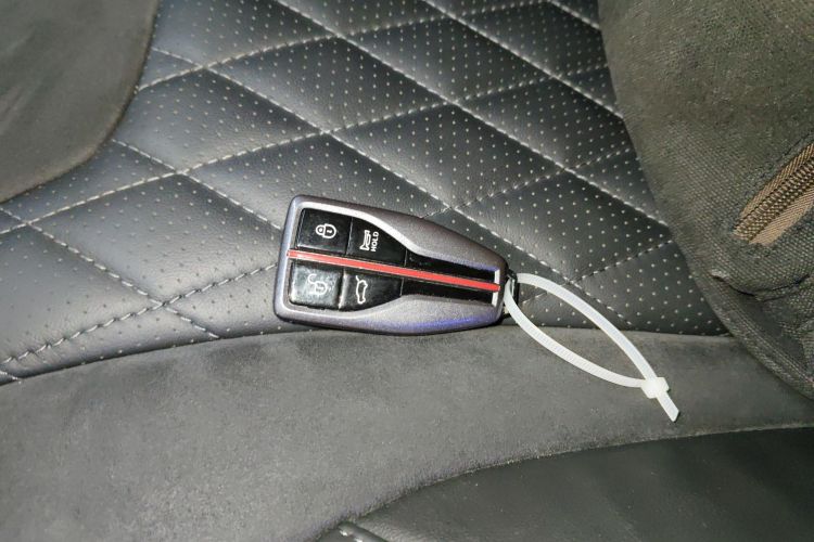 红旗HS5 2019款 2.0T 智联旗享四驱版中控内饰7001