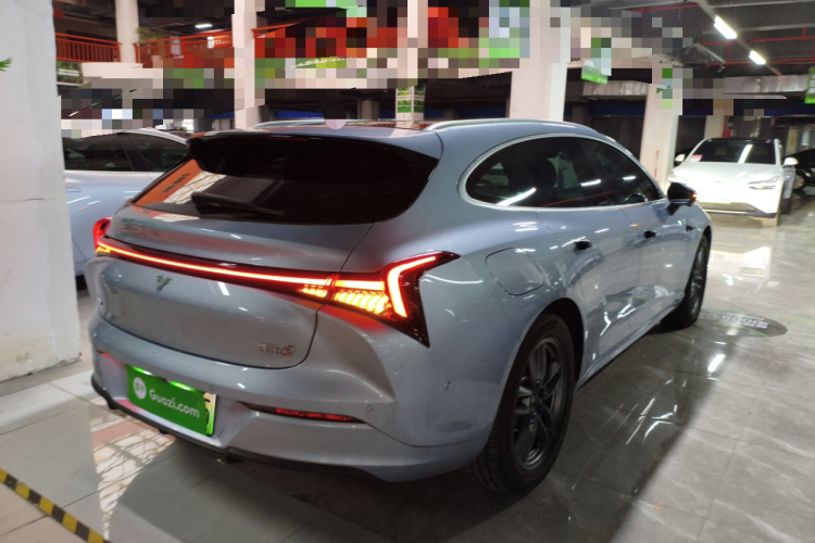 哪吒汽车 哪吒S猎装 2024款 增程300 标准版车身外观7