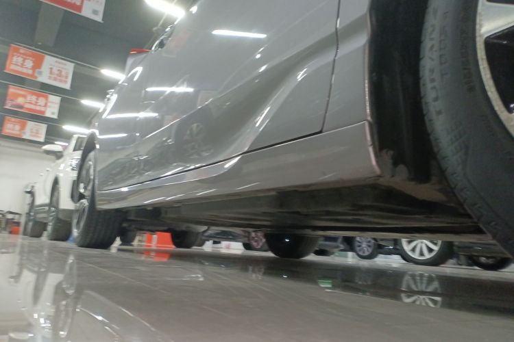 丰田 亚洲龙 2023款 双擎 2.5L 豪华版局部细节9001