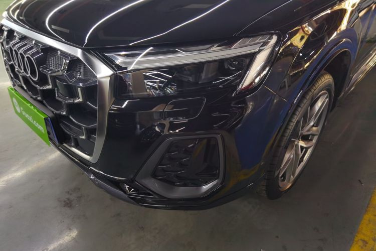奥迪Q7 2024款 45 TFSI quattro S line运动型局部细节36
