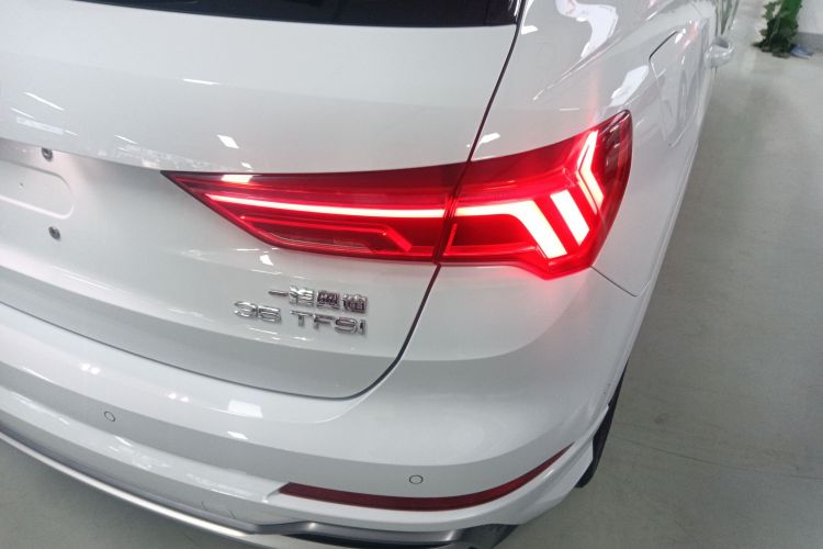 奥迪Q3 2021款 35 TFSI 时尚动感型车身外观9