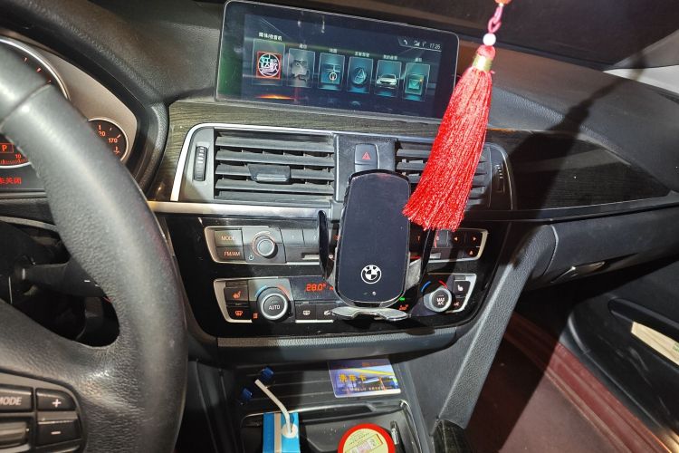 宝马3系 2017款 320Li 豪华设计套装中控内饰16