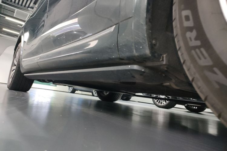 鸿蒙智行 问界M8 2025款 增程 Max+版 53.4kWh 6座版局部细节9001