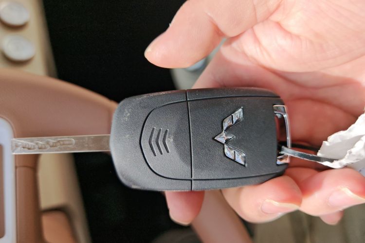 五菱汽车 宏光MINIEV 2024款 第三代 215km 青春版中控内饰11