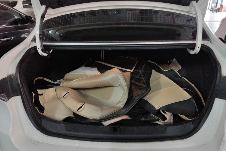 别克 英朗 2018款 15T 双离合进取型 国V机舱底盘23