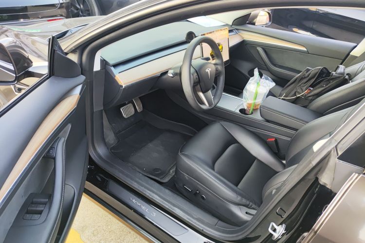 特斯拉 Model 3 2022款 后轮驱动版中控内饰7003