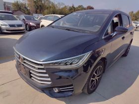 比亚迪 宋MAX 2017款 1.5T 手动智联豪华型 7座