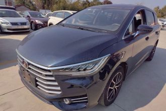 比亚迪 宋MAX 2017款 1.5T 手动智联豪华型 7座