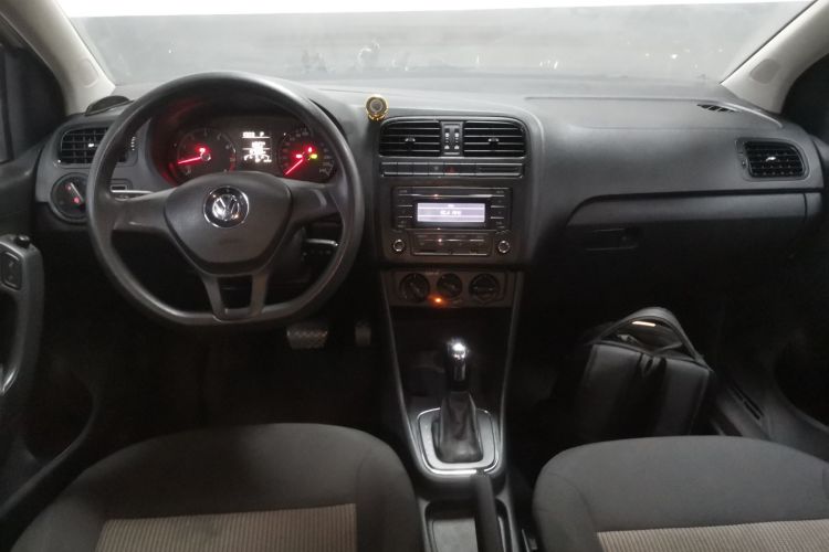 大众 Polo 2016款 1.4L 自动风尚型中控内饰7002