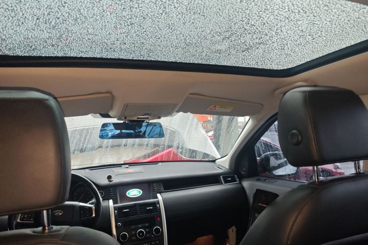 路虎 发现神行 2018款 240PS SE版中控内饰22