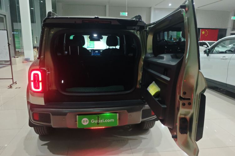 宝骏悦也Plus 2024款 智尊版 4座机舱底盘23