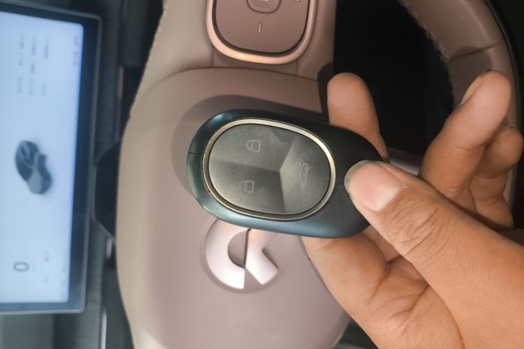 蔚来EC6 2024款 75kWh中控内饰11