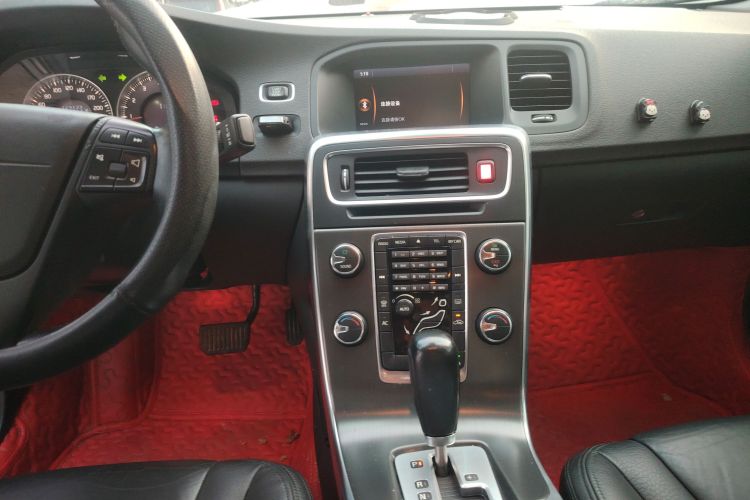 沃尔沃S60(进口) 2011款 2.0T 舒适版中控内饰16