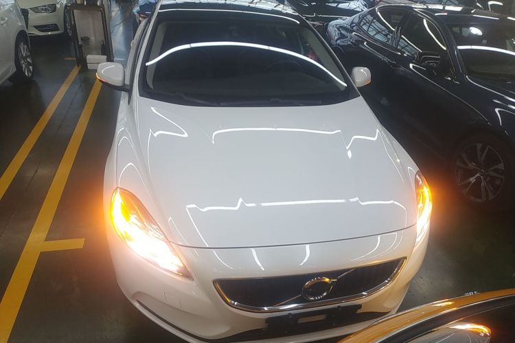 沃尔沃V40 2017款 T3 智逸版车身外观2