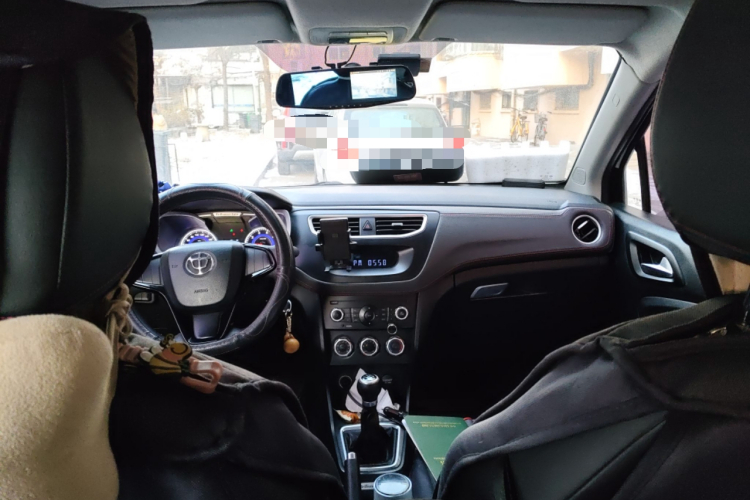 中华V3 2016款 1.5L 手动舒适型中控内饰22