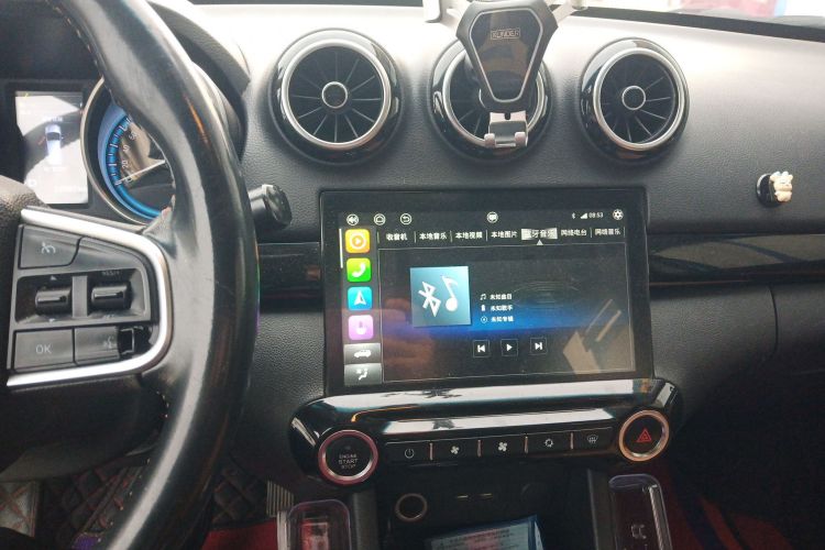 凯翼V3 2016款 1.5L 自动智联III中控内饰16