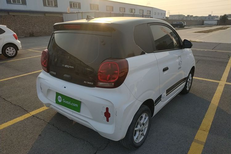 荣威 科莱威CLEVER 2022款 311km元气啵啵版车身外观7