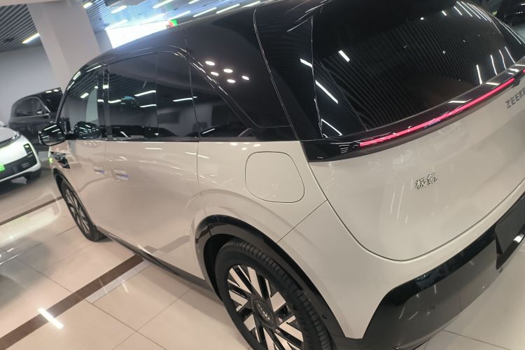 极氪MIX 2025款 长续航智驾版车身外观6003