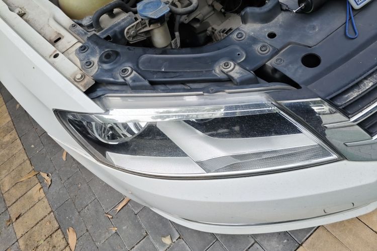 大众 朗逸 2013款 改款经典 1.6L 手动舒适版车身外观8