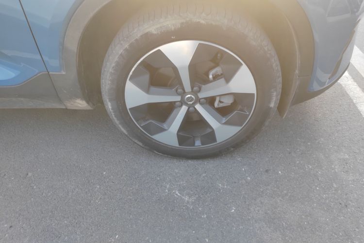 沃尔沃XC40 2023款 B4 四驱智远豪华版车身外观10