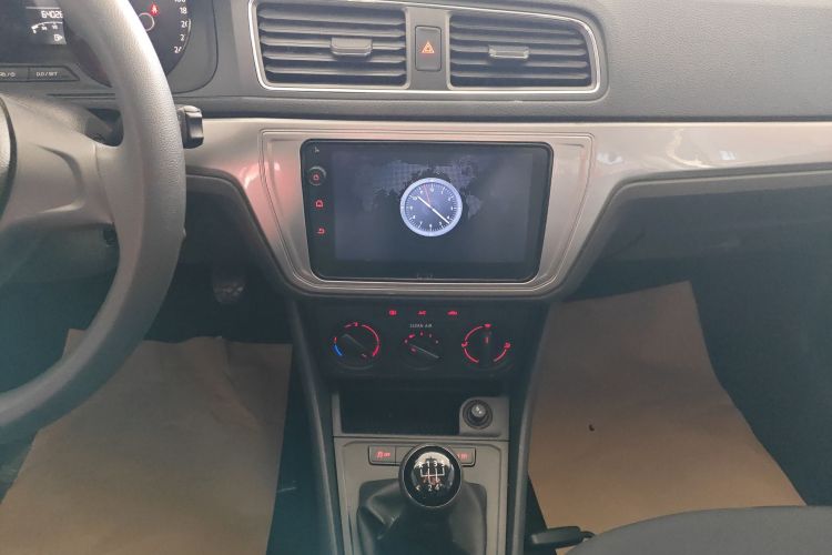 大众 朗逸 2017款 1.6L 手动风尚版中控内饰16