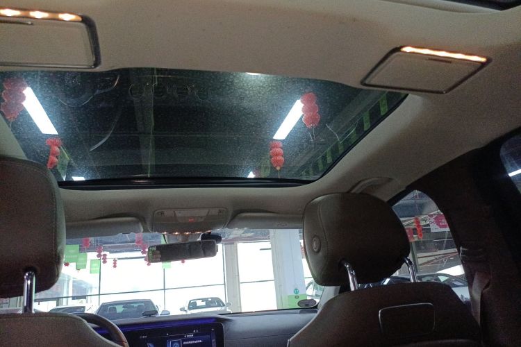 奔驰E级 2019款 E 300 L 时尚型局部细节22