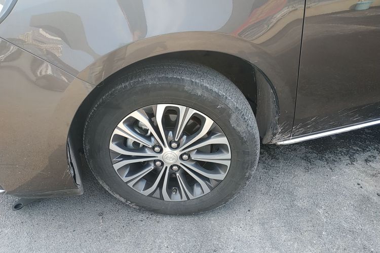 别克GL8 2023款 陆上公务舱 舒适型车身外观6007