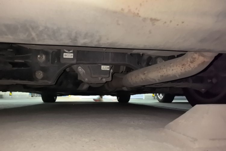 宝马3系 2015款 328i 运动设计套装局部细节9009