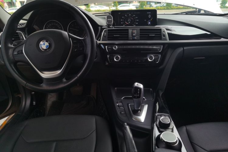 宝马3系 2017款 320Li 时尚型中控内饰12