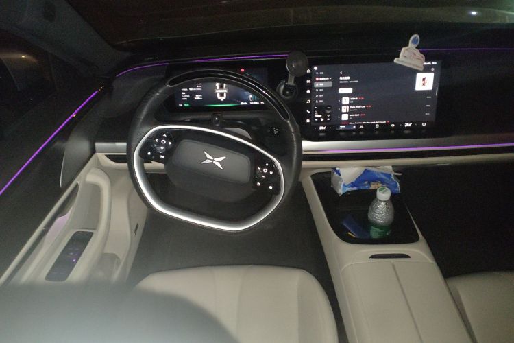 小鹏P7 2022款 625E中控内饰13