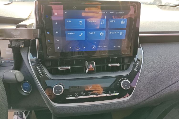 丰田 卡罗拉 2021款 双擎 1.8L E-CVT精英版局部细节16