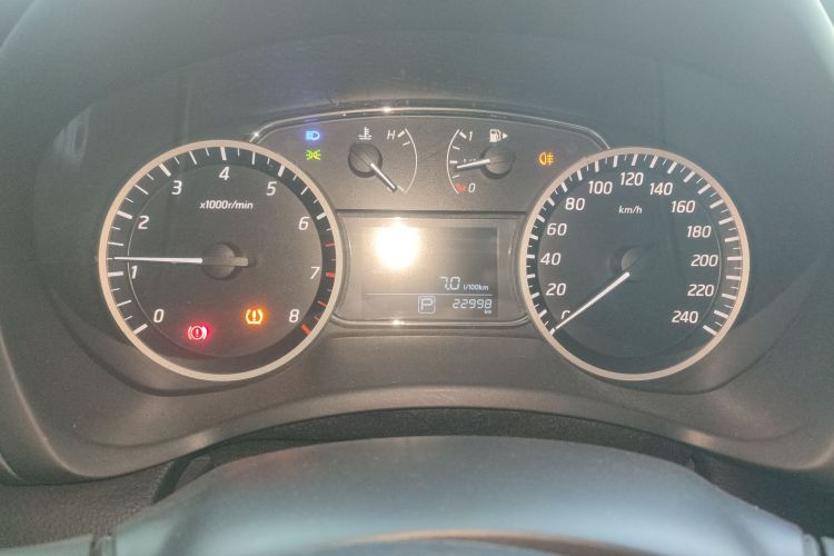 日产 轩逸 2024款 经典 1.6XE CVT舒适版中控内饰14