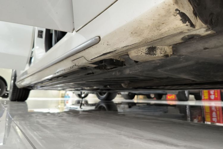 奔驰C级 2018款 C 180 L 时尚型运动版局部细节9001