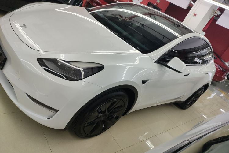 特斯拉 Model Y 2022款 长续航全轮驱动版车身外观4