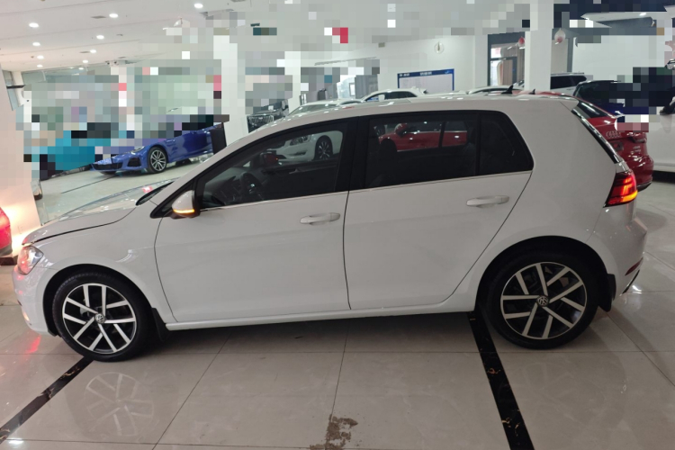 大众 高尔夫 2020款 200TSI DSG舒适进取版车身外观4