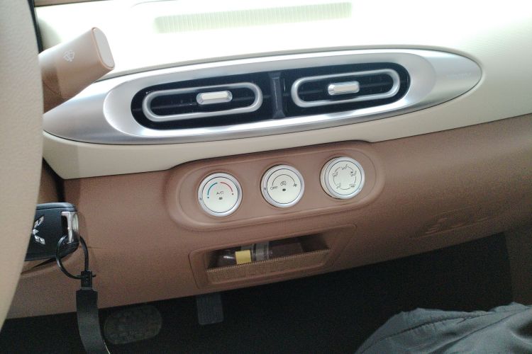 五菱汽车 宏光MINIEV 2025款 四门版 臻享款中控内饰16