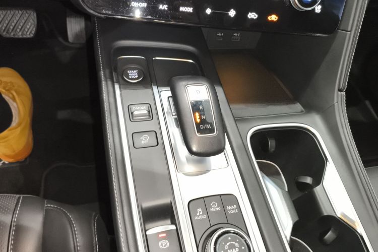 英菲尼迪QX60 2022款 2.0T 四驱豪华版中控内饰18