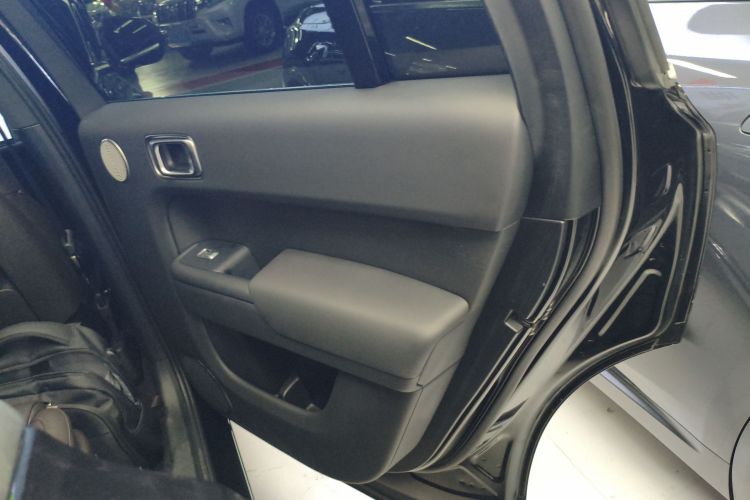 理想汽车 理想L9 2022款 Max中控内饰45