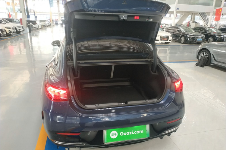 奔驰EQE 2025款 500 4MATIC 先锋版机舱底盘23