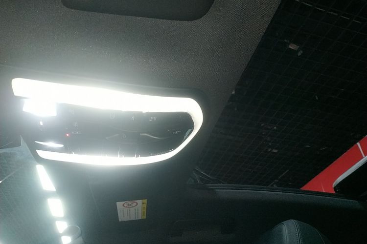 保时捷 2025款 Macan 2.0T 逐梦版中控内饰22