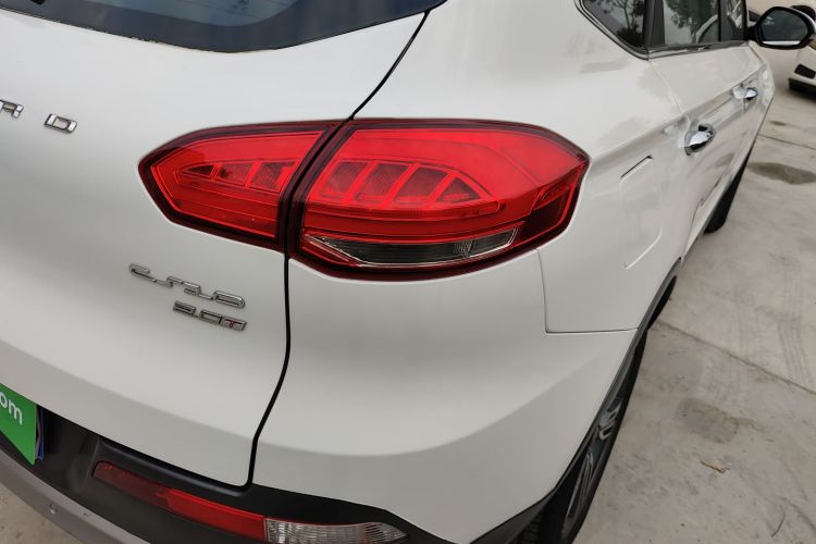 猎豹汽车 猎豹CS10 2015款 2.0T 手动卓越型车身外观9