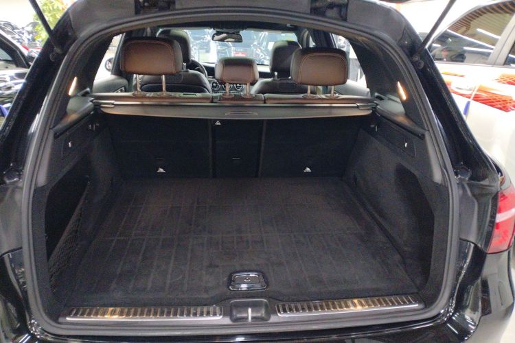 奔驰GLC 2019款 改款 GLC 300 L 4MATIC 动感型机舱底盘23