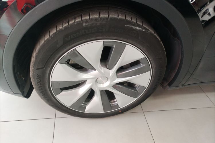 特斯拉 Model Y 2022款 后轮驱动版车身外观6007