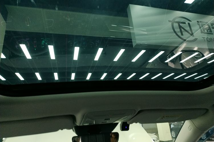 红旗HS5 2022款 改款 2.0T 智联旗享四驱版中控内饰22