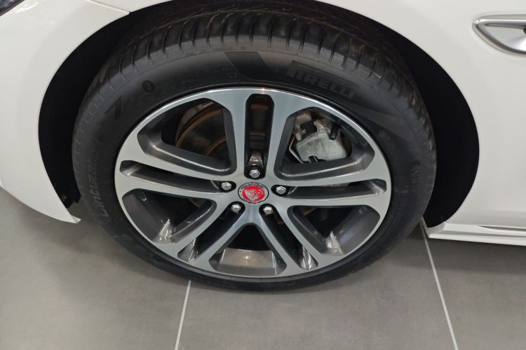 捷豹XEL 2024款 2.0T 250PS R-DYNAMIC S进取运动版车身外观6007